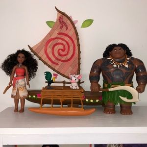 Moana lot, including figures, boat and novel